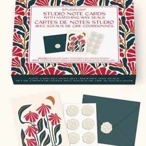 Awesome Find!!! Studio Note Cards with Matching Wax Seals - Red and Green